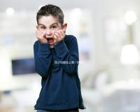 孩子也能生上癮！德國60多歲婦女“人工授精”誕下4包胎